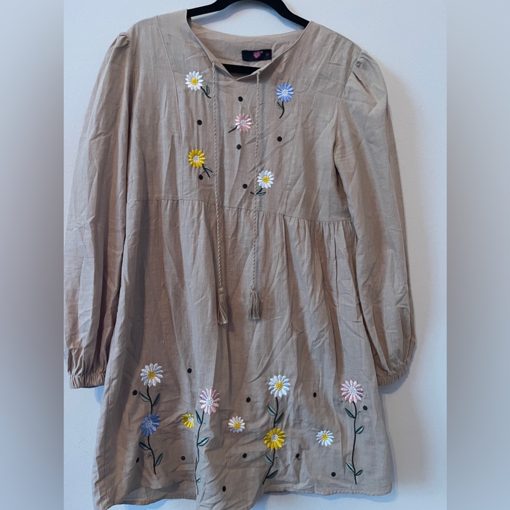 Embroidered long sleeve dress